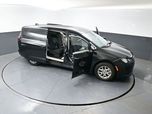 Used 2023 Chrysler Voyager LX FWD image 58
