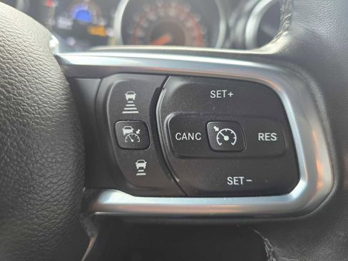 Used 2021 Jeep Wrangler Unlimited Sahara image 31