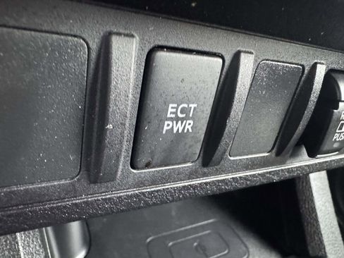 Certified 2022 Toyota Tacoma TRD Off-Road image 37