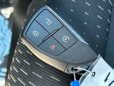 Used 2025 Chevrolet Equinox LT image 32