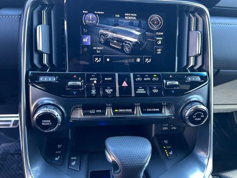 Used 2024 Lexus LX 600 F Sport AWD/4WD image 36