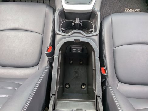 Certified 2024 Toyota RAV4 XLE Premium AWD/4WD image 32