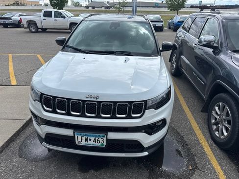 Used 2024 Jeep Compass Limited AWD/4WD image 9
