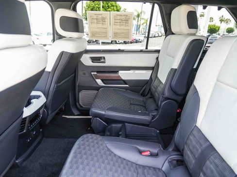 Used 2024 Toyota Sequoia Capstone AWD/4WD image 19