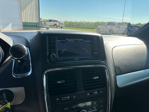 Used 2019 Dodge Grand Caravan GT FWD image 17