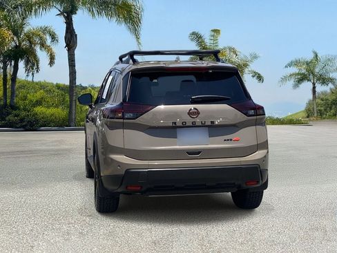 Certified 2025 Nissan Rogue SV AWD/4WD image 4