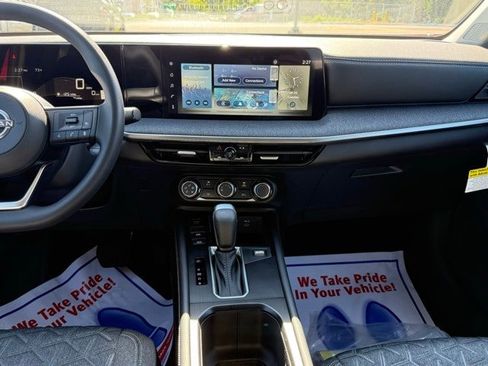 New 2025 Nissan Kicks SV image 22