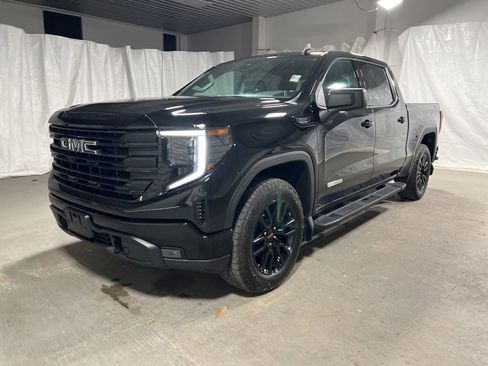 Used 2024 GMC Sierra 1500 Elevation AWD/4WD image 3