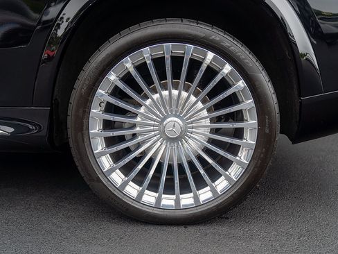 Used 2025 Mercedes-Benz Maybach GLS 600 4MATIC image 24