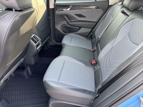 New 2026 Volkswagen Tiguan SE FWD image 12