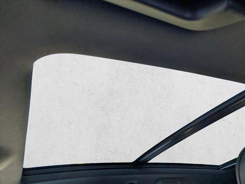 Used 2023 Porsche Cayenne Platinum Edition image 16