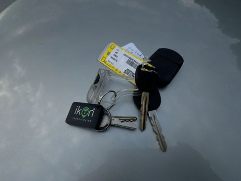 Used 2004 Cadillac XLR RWD image 33