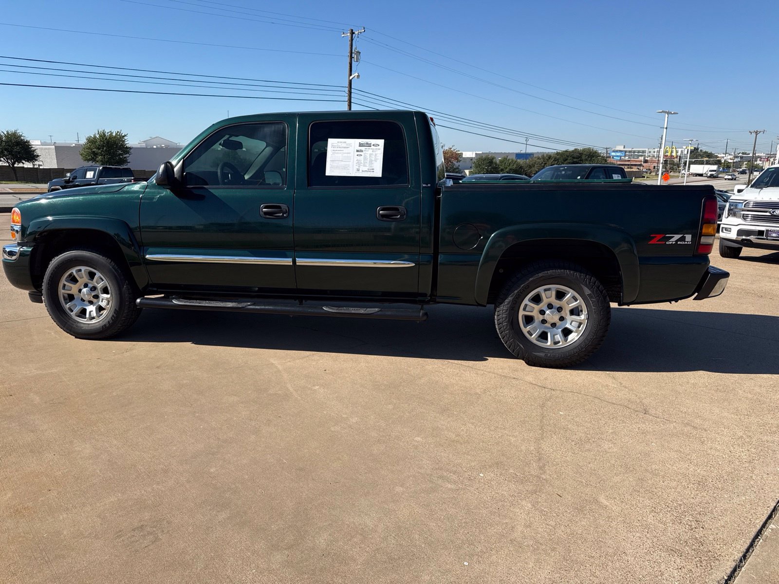Used 2005 GMC Sierra 1500 SLE w/ Off-Road Package AWD/4WD image 4