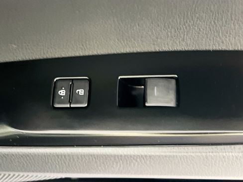 Used 2025 Toyota Camry LE FWD image 29