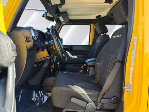 Used 2015 Jeep Wrangler Unlimited Sahara w/ Max Tow Package image 9