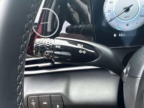 Certified 2023 Hyundai Elantra Limited FWD image 25