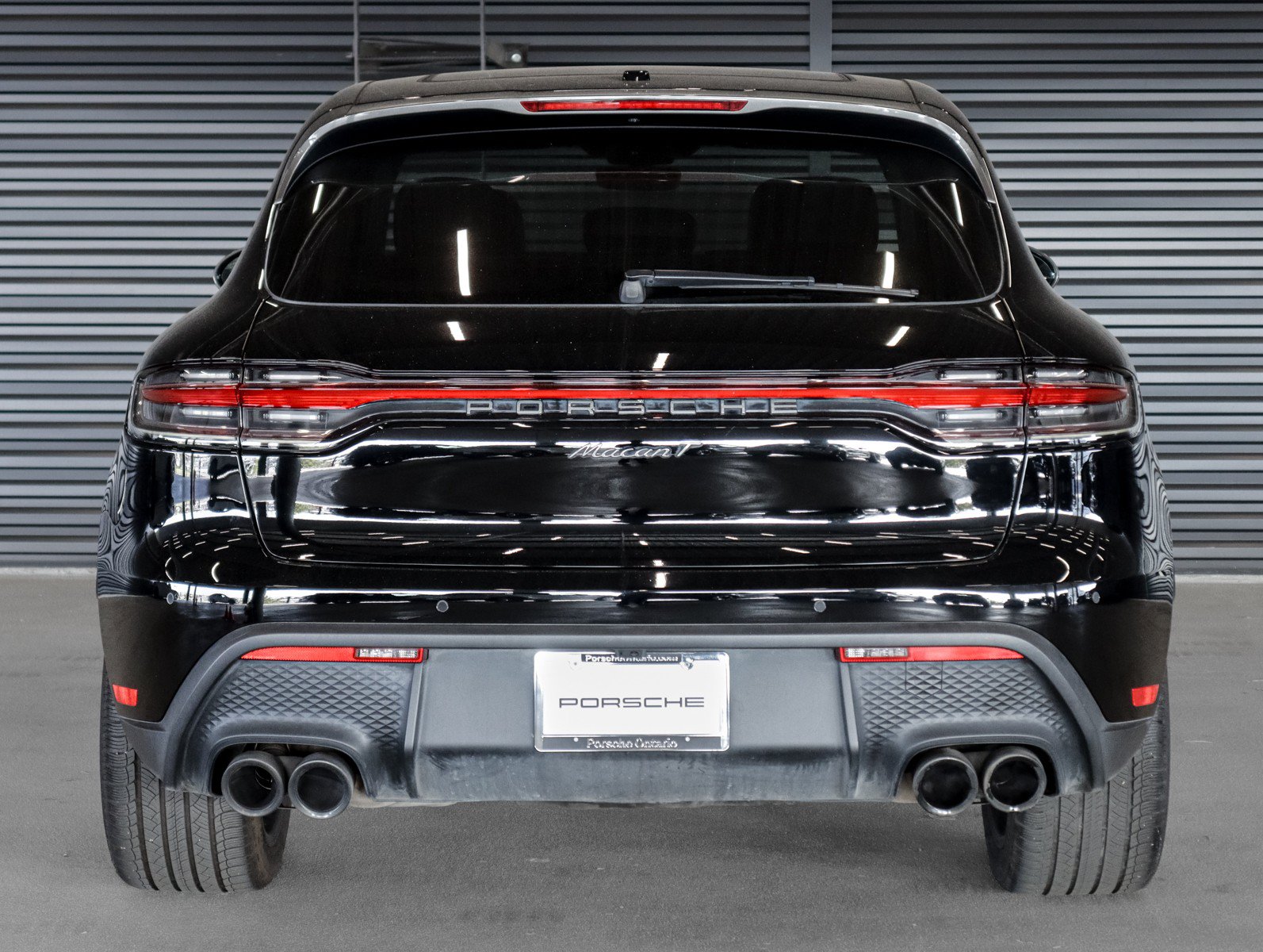 Used 2023 Porsche Macan Turbo AWD/4WD image 9