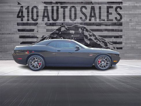 Used 2012 Dodge Challenger SRT8 w/ Premium Sound Group RWD image 2