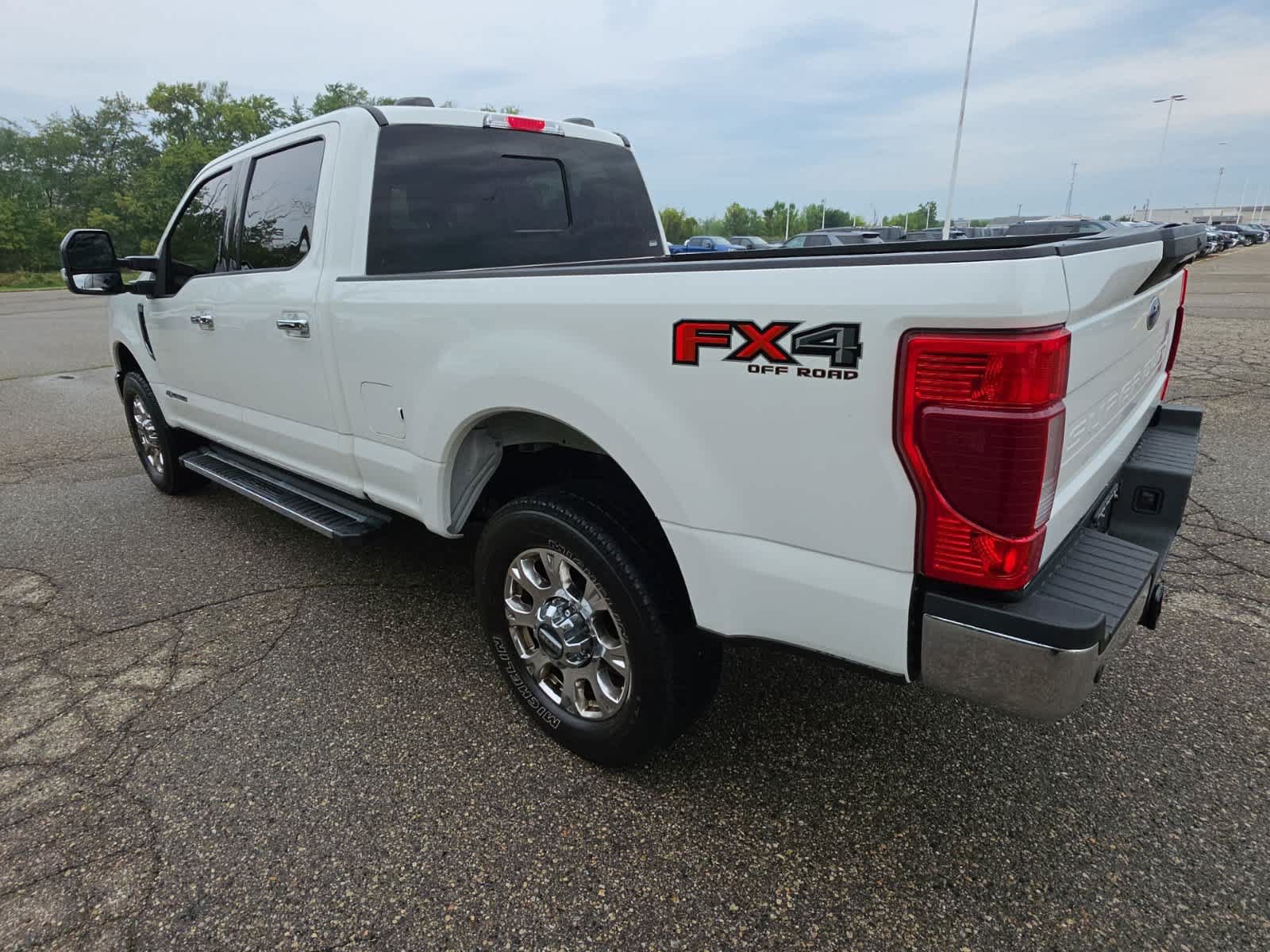 Used 2022 Ford F350 Lariat w/ Lariat Ultimate Package AWD/4WD image 12