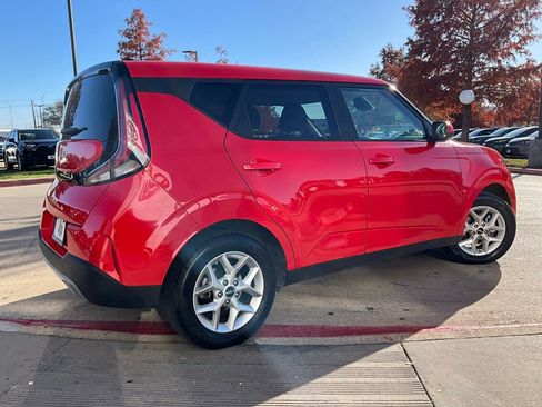 Used 2025 Kia Soul LX w/ LX Technology Package image 6