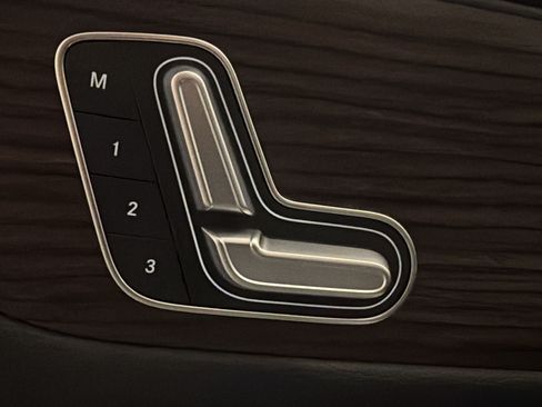 Certified 2026 Mercedes-Benz GLB 250 image 17