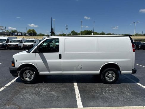 Used 2019 Chevrolet Express 2500 w/ Communications Package RWD image 5