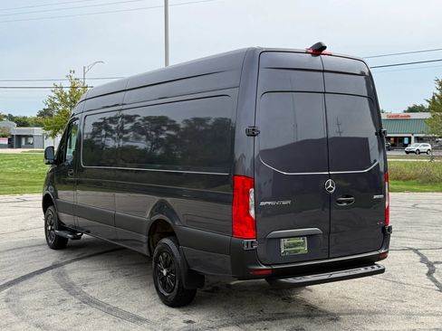 Used 2021 Freightliner Sprinter 2500 AWD/4WD image 5