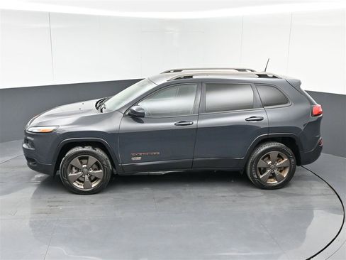 Used 2017 Jeep Cherokee 75th Anniversary AWD/4WD image 29