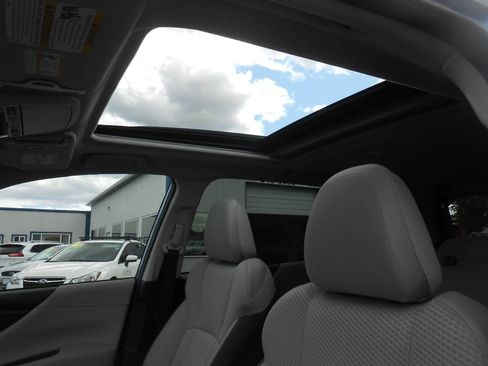 Used 2020 Subaru Forester Premium AWD/4WD image 12