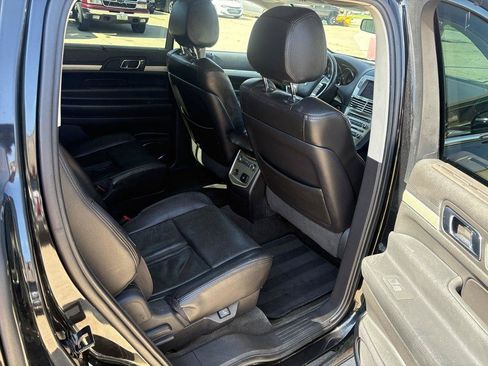 Used 2012 Lincoln MKT AWD image 10