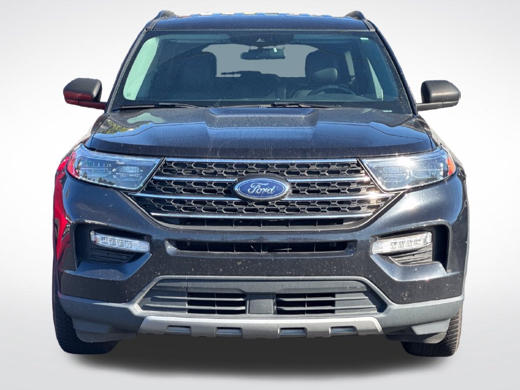 Used 2023 Ford Explorer XLT w/ Equipment Group 202A AWD/4WD image 3