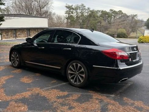 Used 2013 Hyundai Genesis 5.0 R-Spec image 9