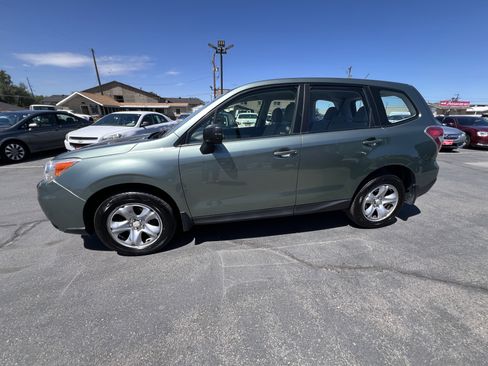 Used 2014 Subaru Forester 2.5i AWD/4WD image 5