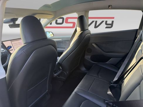 Used 2025 Tesla Model Y Long Range RWD image 16