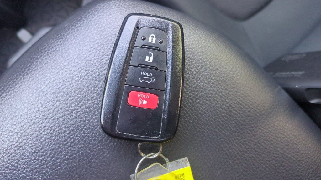 Used 2024 Toyota RAV4 XLE w/ Convenience Package FWD image 24