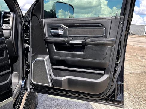 Used 2019 RAM 2500 Laramie image 29