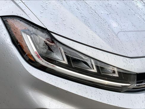 Used 2025 Volkswagen Jetta SE FWD image 28
