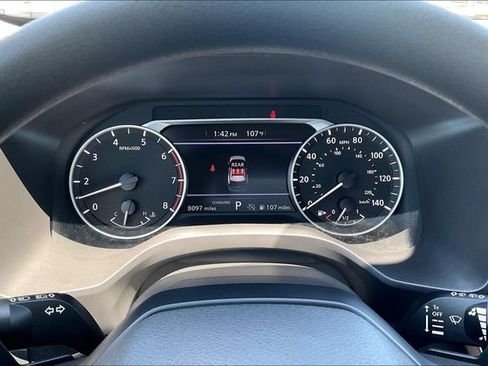 Used 2025 Nissan Rogue S FWD image 17