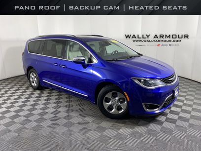 Used 2018 Chrysler Pacifica Limited w/ Advanced Safetytec Group