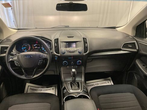 Used 2017 Ford Edge SE FWD image 4