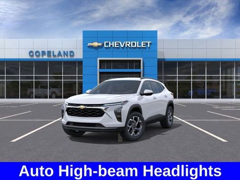New 2026 Chevrolet Trax LT w/ Driver Confidence Package image 9