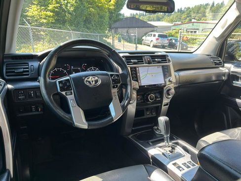 Used 2020 Toyota 4Runner SR5 Premium AWD/4WD image 13