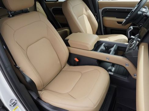 New 2026 Land Rover Defender 110 X-Dynamic SE AWD/4WD image 24