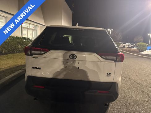 Used 2023 Toyota RAV4 LE image 3