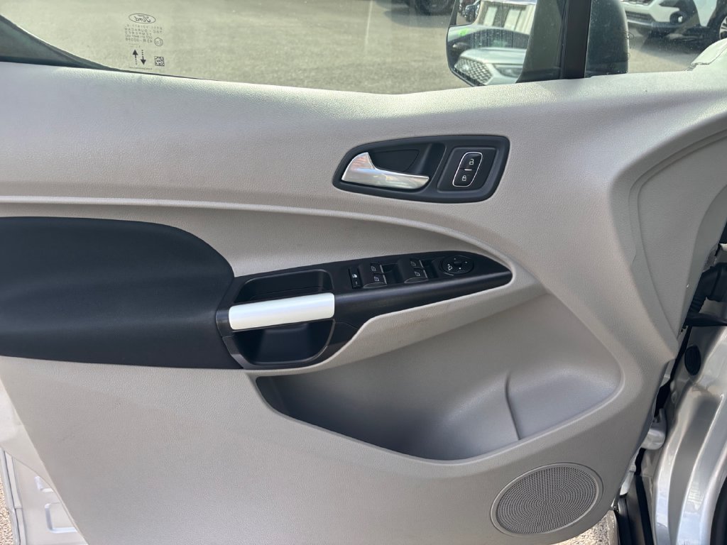 Used 2022 Ford Transit Connect XLT FWD image 16