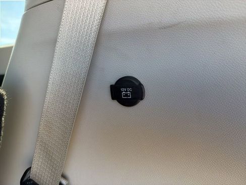 Used 2023 Chrysler Pacifica Limited image 11