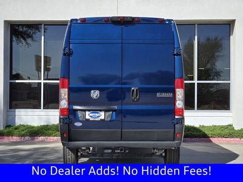 Used 2025 RAM ProMaster 2500 w/ Convenience Group image 6