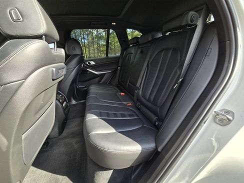 Used 2021 BMW X5 xDrive40i w/ M Sport Package image 14