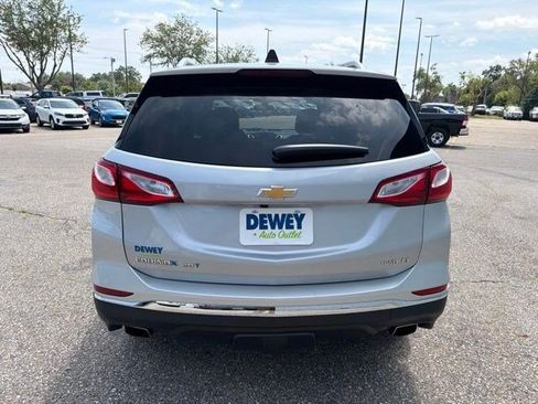 Used 2018 Chevrolet Equinox LT w/ Sun & Infotainment Package AWD/4WD image 4