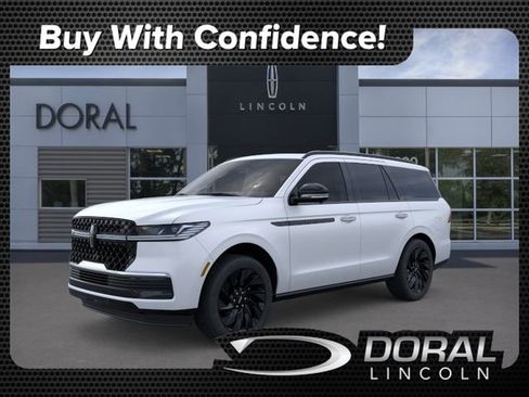 New 2026 Lincoln Navigator Reserve w/ Jet Appearance Package image 1